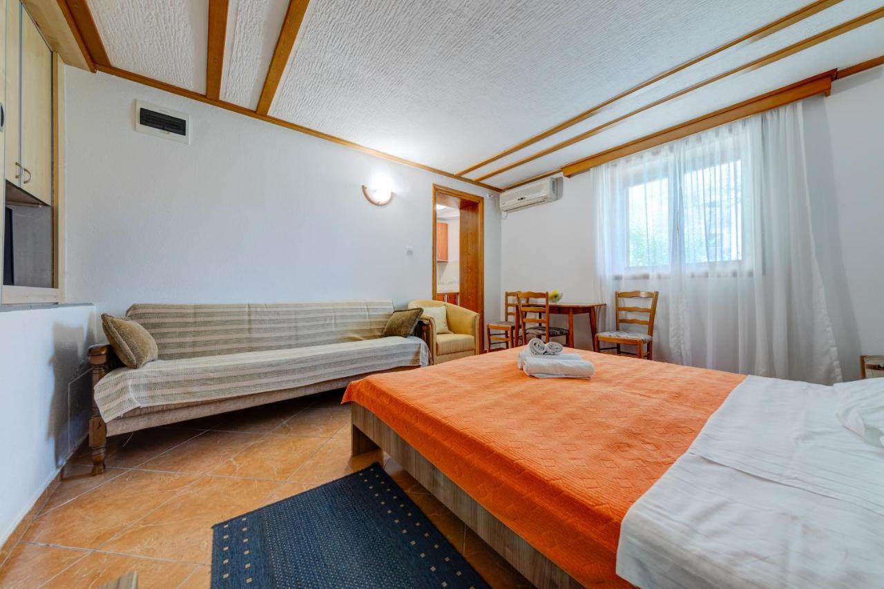 Olive Garden Apartments Sveti Stefan Esterno foto