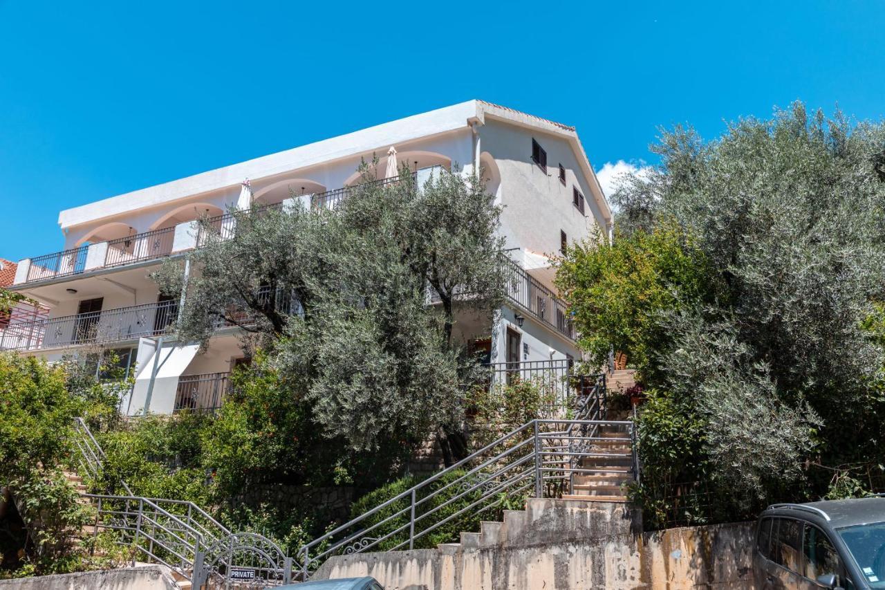 Olive Garden Apartments Sveti Stefan Esterno foto